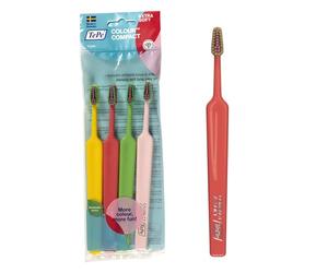 Brosses à dents TePe Colour Compactes, Extra-Souple, Pack Famille, 4pcs, asssurent un nettoyage doux grâce aux brins extra souples, conviennent aux enfants et aux adultes, petite tête de brosse