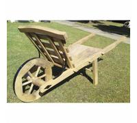 Brouette en bois à l'ancienne