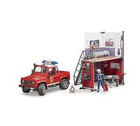 bruder 62701 - bworld Caserne de pompiers avec Land Rover Devender, pompier, module son et lumière