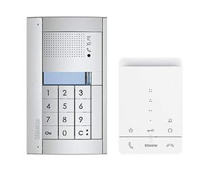 BTICINO, 364235 Kit d'interphone audio, 2 fils pour maison familiale avec station de porte audio SFERA Allmetal + code numérique/codelock, classe 100 A16E, alimentation