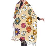 Bufanda de cachemira beige con flecos, estilo bohemio hippie, estilo retro de los años 60. Las bufandas de seda de otoño e invierno son las más cálidas y suaves: poncho, chal y accesorio de ropa.
