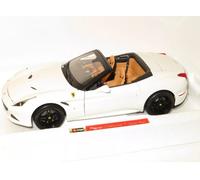 BURAGO 1:18 AUTO DIE CAST FERRARI CALIFORNIE T OPEN TOP BLANC ART 18-16904