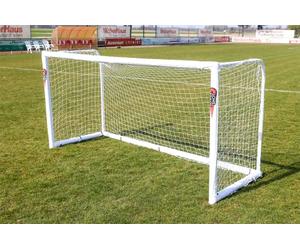 But de Foot POWERSHOT 2,4m x 1,6m - Version Stadium avec des lucarnes à Angles Droits ! - Cage de Foot en PVC hautement Résistant