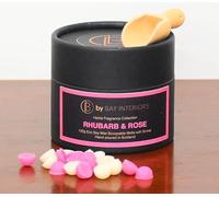 by Bay Interiors Cire de soja écologique très parfumée végétalienne sans plastique 120 g (rhubarbe et rose) avec cuillère en bois naturel 15 % d'huile parfumée