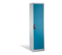 C + P Möbelsysteme Armoire à outils C+P avec porte battante, 4 tablettes intérieures, H1950xL500xP400mm Façade bleu clair Corps gris clair Quantité:1
