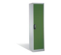 C + P Möbelsysteme Armoire à outils C+P avec porte battante, intérieur 4 tablettes, H1950xL500xP500mm Façade vert réséda Corps gris clair Quantité:1