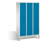 C + P Möbelsysteme C+P Armoire à casiers Classic sur pieds, 12 casiers, H1850×I1200×P500 mm, façade bleu clair, corps gris clair Quantité:1