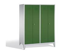 C + P Möbelsysteme C+P Double broche Classic sur pieds, 4 compartiments, H1850×I1590×P500mm, façade vert réséda, corps gris clair Quantité:1