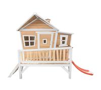 Cabane asymétrique en bois sur pilotis avec toboggan rouge TU
