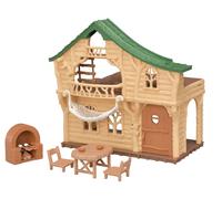 Cabane en rondins avec mobilier