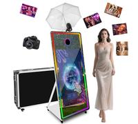 Cabine photo miroir magique de 165,1 cm avec écran tactile de 109,9 cm, lumière de remplissage RVB, parapluie, étui de vol, convient pour les besoins de photographie dans divers endroits (blanc