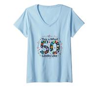 Cadeau d'anniversaire 50 Ans : « This is What 50 Looks Like » T-Shirt avec Col en V, Femme, Bleu Céleste, S