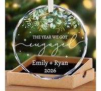 Cadeaux de fiançailles pour couples - Cadeau personnalisé pour les couples nouvellement fiancés, femmes, fiancés, elle - Cadeaux de future mariée, ornement Just Engaged 2025 - Décorations de fête de