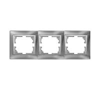 Cadre horizontal pour 3 éléments dans une élégante finition argentée, dimensions 225 x 81 x 10 mm. Idéal pour la série Europe, modèle ERP73AU. Parfait pour mettre en valeur vos espaces.