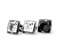 Cadre PC 4 modules, blanc, idéal pour les installations électriques et l'organisation des câbles dans les espaces techniques.