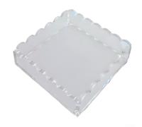 Cadre photo en acrylique avec fermeture magnétique et design transparent, mis en valeur par un contour en forme de dentelle, adapté pour afficher des photos d'occasions spéciales