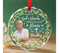 Cadre photo personnalisé en souvenir d'amour en verre de Noël 2025, maintenant dans les mains de Dieu toujours dans nos cœurs, ornement commémoratif de nom/photo personnalisé, cadeau commémoratif pour