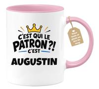 Café-Croissant - Mug C'est Qui Le Patron ?! C'est Augustin - Rose/Céramique | Mug humoristique avec la question incontournable : C'est qui le patron ?! C'est Augustin