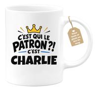 Café-Croissant - Mug C'est Qui Le Patron ?! C'est Charlie - Blanc/Céramique | Mug humoristique avec la question incontournable : C'est qui le patron ?! C'est Charlie