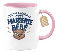 Café-Croissant - Mug Personnalisé Tasse Cadeau Noël C'Est Pas La Capitale | C'Est Marseille Bébé - Rose/Céramique