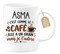 Café-Croissant - Mug Prénom Asma C'est Comme Le Café Elle A Un Grain - Blan | Mug humoristique avec phrase sur le café et Asma