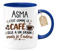 Café-Croissant - Mug Prénom Asma C'est Comme Le Café Elle A Un Grain - Bleu | Mug humoristique avec phrase sur le café et Asma