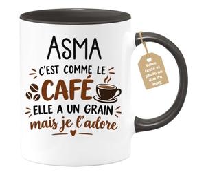 Café-Croissant - Mug Prénom Asma C'est Comme Le Café Elle A Un Grain - Noir | Mug humoristique avec phrase sur le café et Asma