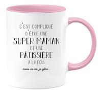 Café-Croissant - Mug Super Maman Et Patissiere A La Fois Mais Je Gère - Tasse Cadeau Maman Fête Des Mères Anniversaire - Cadeau Pour Jeune Ou Future Maman Suite À Une Naissance - Rose/Céramique
