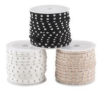 CALFOVERA Ruban Plat Clouté 15 m 3 Couleurs en Microfibre Imitation Daim Cordon en Cuir Lacet Fil à Perler avec Rivets Punk pour la Création de Bijoux Bracelets et Loisirs Créatifs.