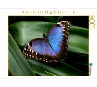 CALVENDO Puzzle Blauer Morphofalter auf grünem Blatt | 1000 Teile Lege-Größe 64x