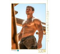 CALVENDO Puzzle Ouvrier du bâtiment Chaud avec Six Packs poussiéreux sur Le Chantier | 1000 pièces Taille de la Pose 48 x 64 cm Puzzle Photo pour des Heures de Bonheur
