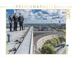 CALVENDO Puzzle Ramonage de la cheminée au-Dessus de l'aéroport de Berlin Tempelhof 1000 Pieces 64 x 48 cm from Joern Dudek