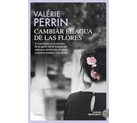 Cambiar el agua de las flores