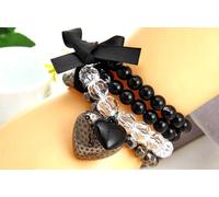 Camerazar Bracelet en perles noires avec pendentifs en forme de cœur et nœud