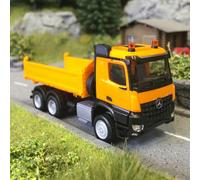 Camion benne basculante, Mercedes-Benz Arocs 18M, à 3 essieux, avec épandeur et