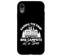 Camping-car pop-up « Eleving The Roof One Camping At A Time » Coque pour iPhone XR