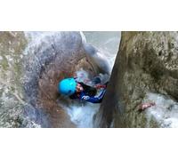 Cap Adrénaline Canyoning dans le Massif de la Chartreuse au Canyon de Grenant près d'Aix-les-Bains