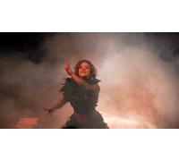 Cap Adrénaline Cours particulier d'effeuillage burlesque à Marseille