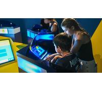 Cap Adrénaline Participation à un Quiz Immersif dans un décor de jeu télé à Angers