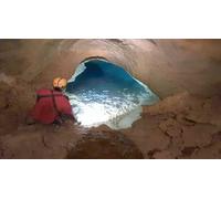 Cap Adrénaline Spéléologie dans un gouffre d'eau chaude à Tarascon sur Ariège