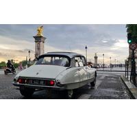 Cap Adrénaline Tour en citroen DS oldtimer sur la ville de Paris