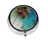 Caribbean Islandsa Petite boîte à pharmacie à trois compartiments qui peut être placée dans votre poche ou votre sac à main et peut stocker des vitamines.