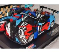 Carrera Voiture de sécurité BMW M4 GT3 Échelle 1:24 – Feux avant/arrière/freinage – Dès 10 ans