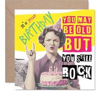 Carte d'anniversaire coquine - Old but Still Rocking - Femme de style rétro avec gâteau d'anniversaire et couleurs vives - Sure to Get a Laugh from Mates - Carré de 145 mm, enveloppe incluse