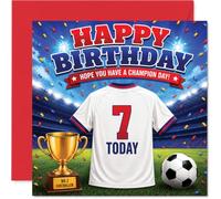 Carte d'anniversaire ludique pour 7e anniversaire - Célébrez comme un champion - Scène audacieuse de stade de football avec trophée, confettis et maillot numéro 7 - Carré de 145 mm, enveloppe incluse