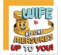 Carte d'anniversaire ludique pour femme - Personne ne mesure jusqu'à vous - Mètre ruban joyeux avec personnage souriant, anniversaire de mariage - Carré de 145 mm, enveloppe incluse