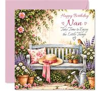 Carte d'anniversaire pour grand-mère - Take Time to Enjoy the Little Things | Rouge-gorge, chapeau de paille et fleurs en pot avec cœurs décoratifs autour du nom, carré de 145 mm, enveloppe incluse
