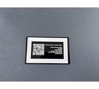Carte de visite gravée en métal noir | Aluminium anodisé 0,21 mm | Code QR, logo, texte | Carte personnalisée ultra fine de qualité supérieure