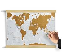 Carte de voyage encadrée Scratch The World® - 59 (l) x 42 (H) cm - Barres de suspension en bois aimantées - Maps International - 50 ans + de fabrication de cartes - Cadeau de carte le plus détaillé