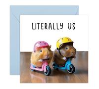 Carte de vœux super mignonne en forme de cochons d'Inde - « Literally Us » - Cadeaux pour petite amie, petit ami, partenaire, couple - Course de scooter - Livré avec des autocollants amusants